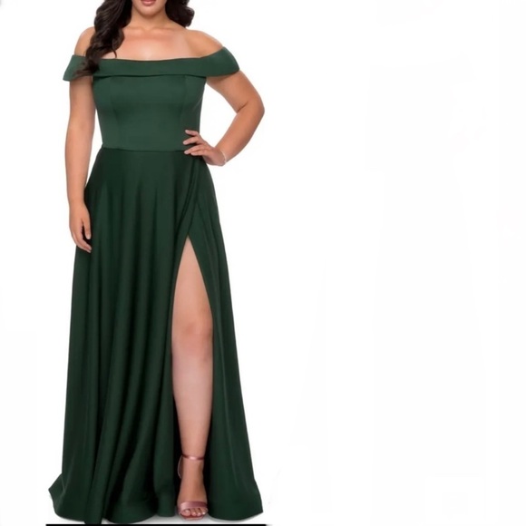 La Femme Off The Shoulder Jersey Fit & Flare Gown Green Dress Size 16 Formal - Picture 1 of 11